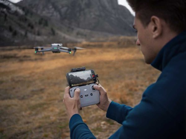 DJI Air 3 Fly More Combo et radiocommande DJI RC-N2