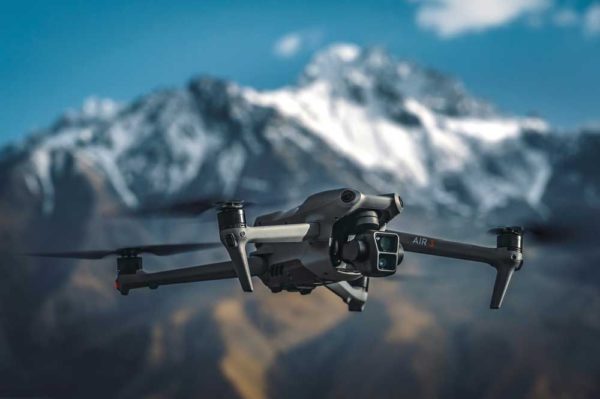 DJI Air 3 Fly More Combo et radiocommande DJI RC 2