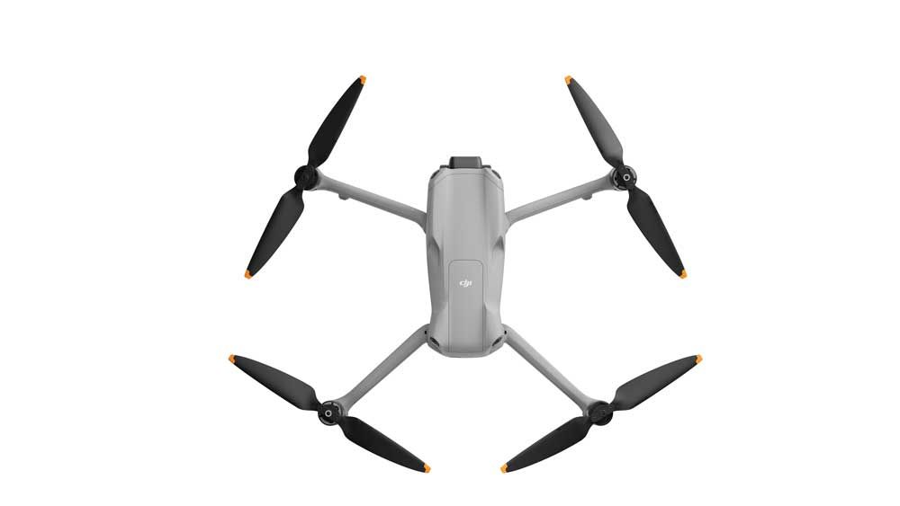DJI Air 3 Fly More Combo et radiocommande DJI RC 2